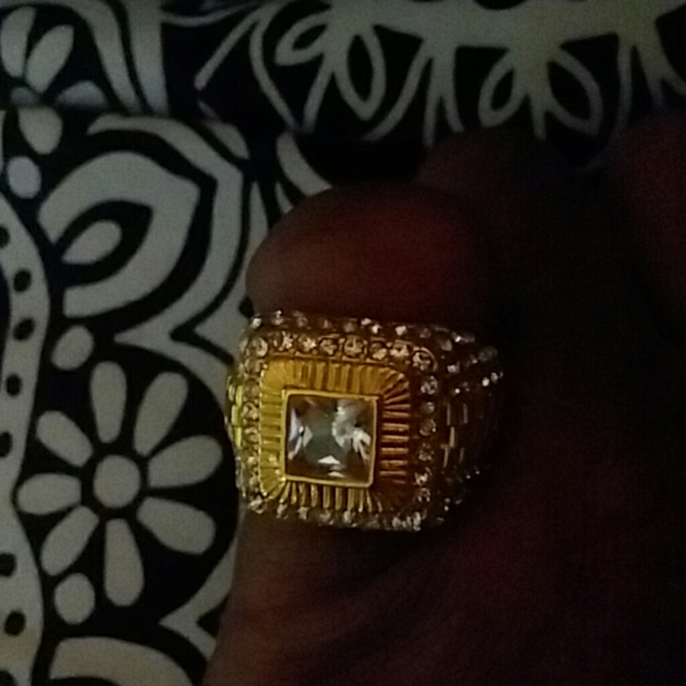 Mens gold ring
